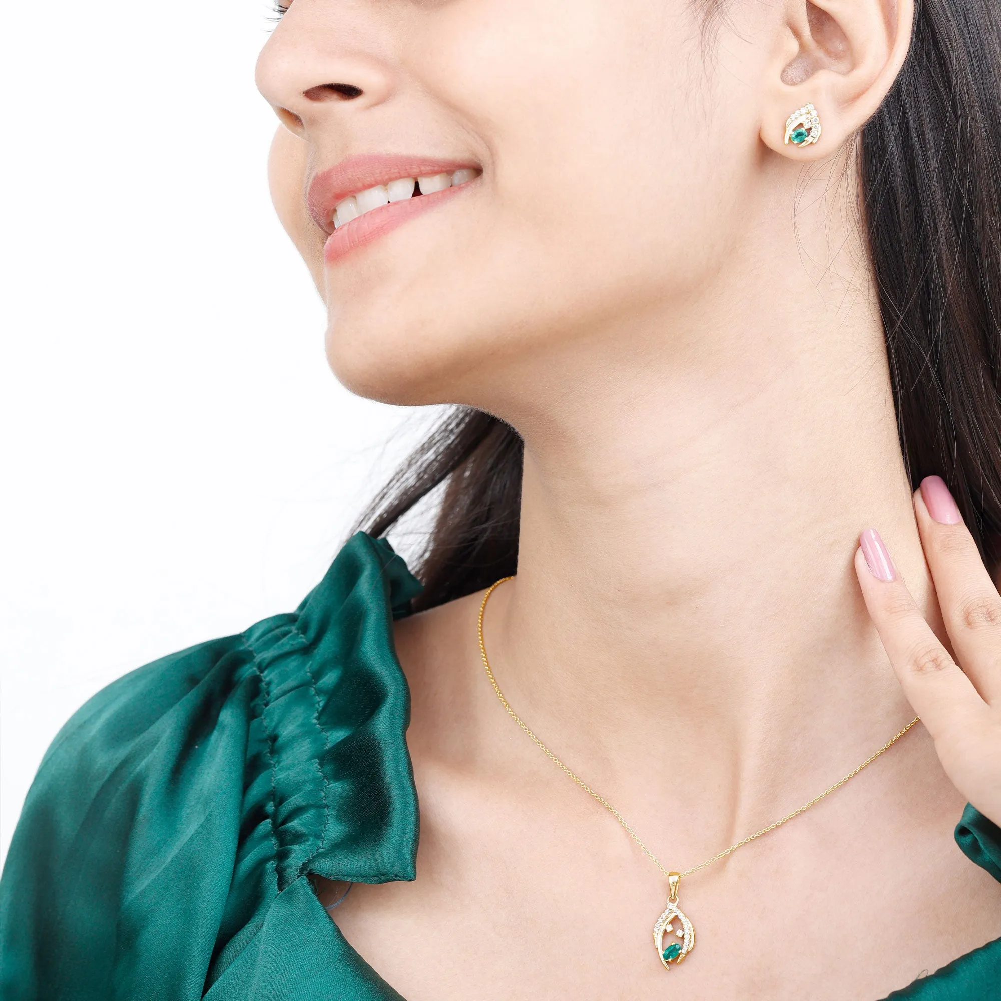 1.50 CT Emerald and Diamond Simple Jewelry Set