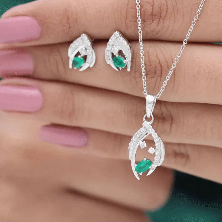 1.50 CT Emerald and Diamond Simple Jewelry Set