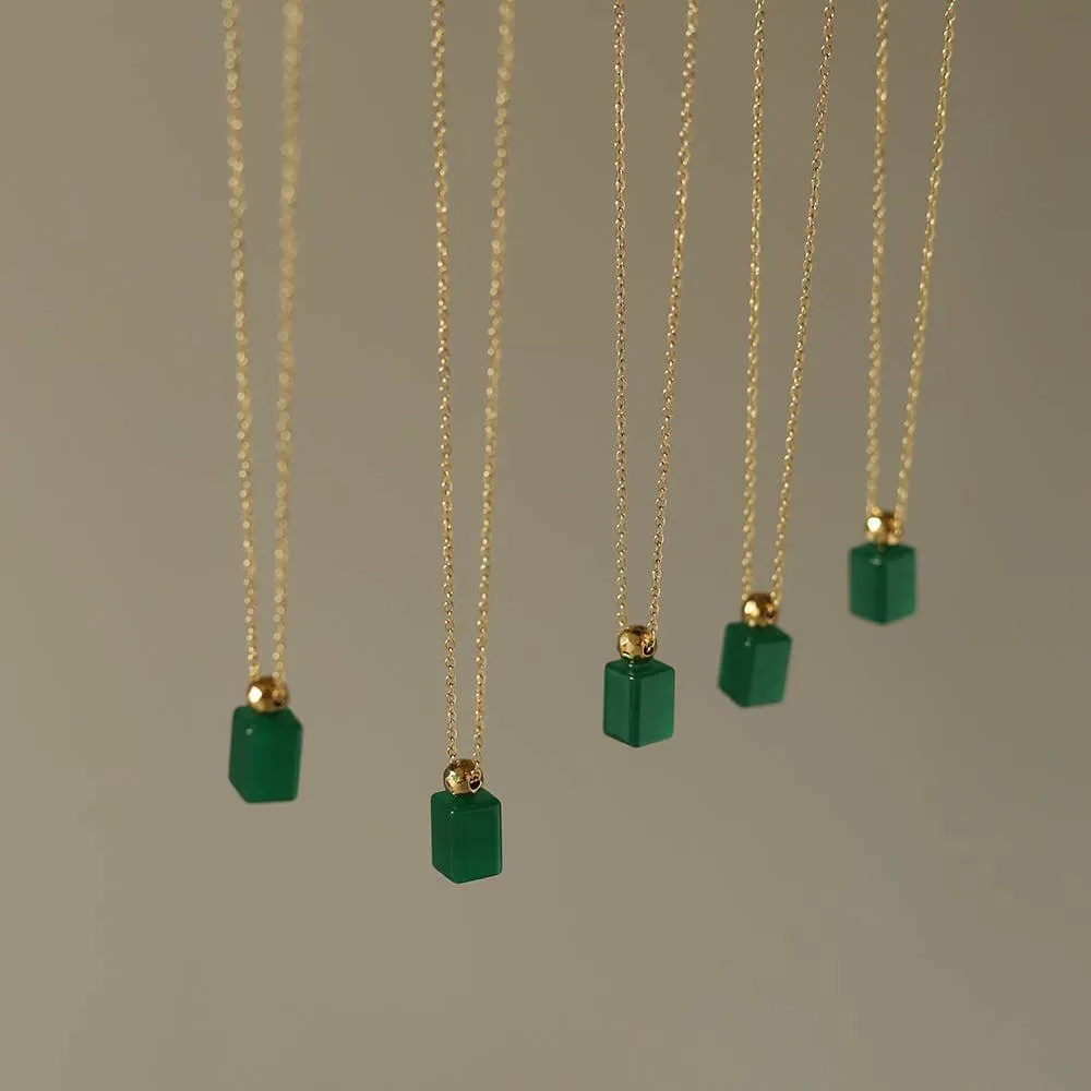 18K Gold Emerald Green Pendant Necklace