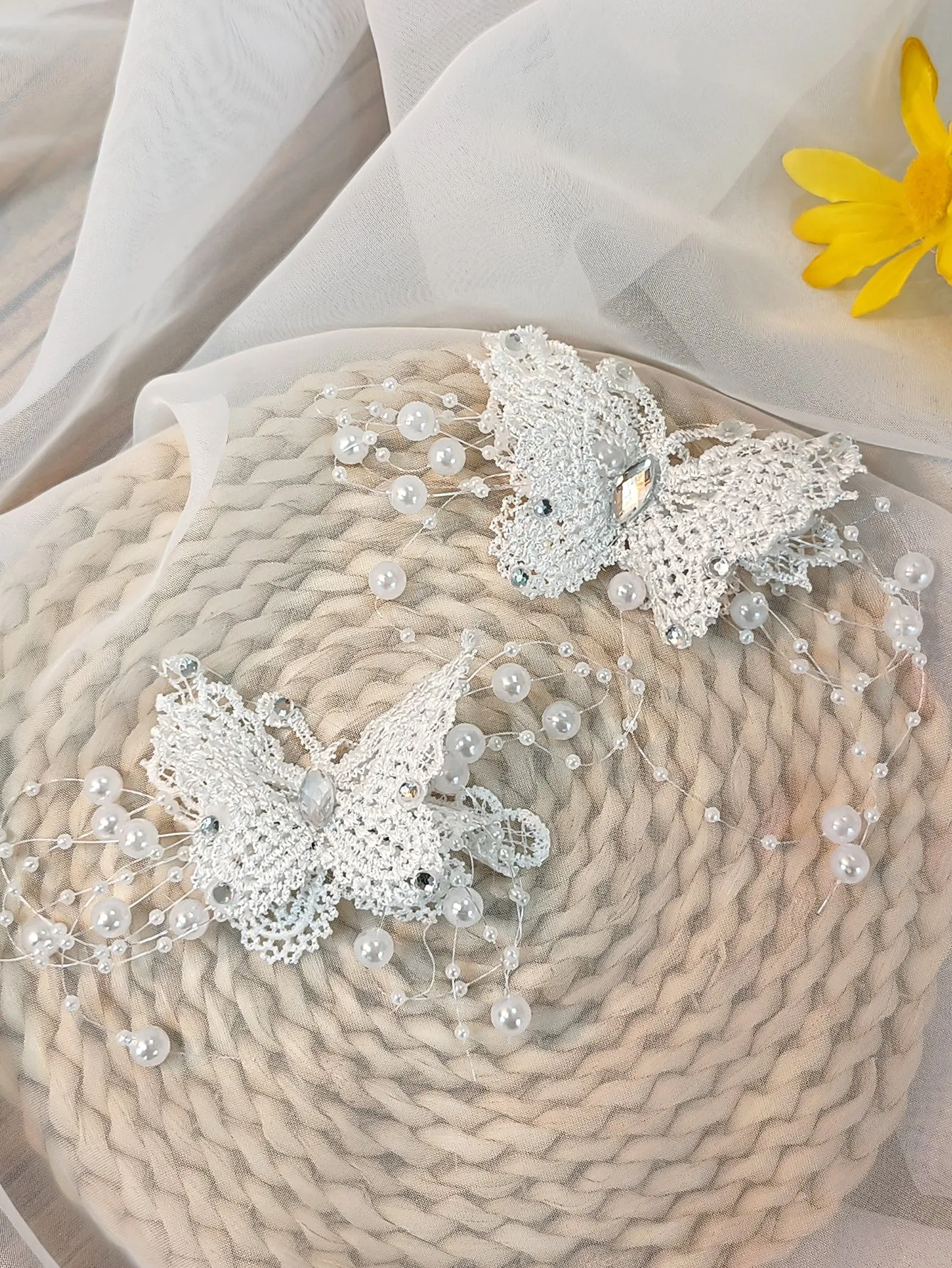 2pcs Faux Pearl Butterfly Design Hair Clip for Women Barrette Styling Hair
