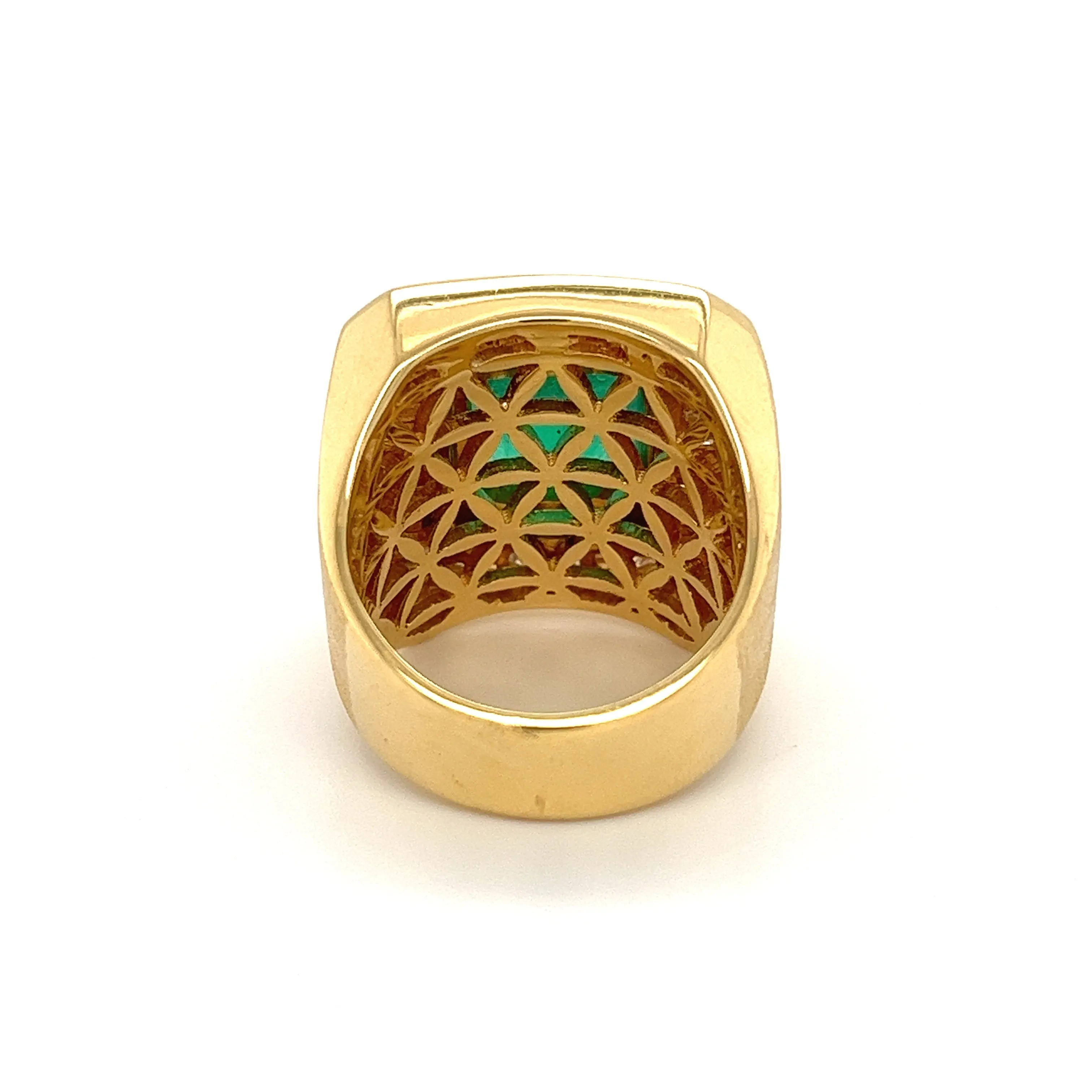 5 Carat Emerald Mens Ring With Round Diamond Halo in 18k Yellow Gold