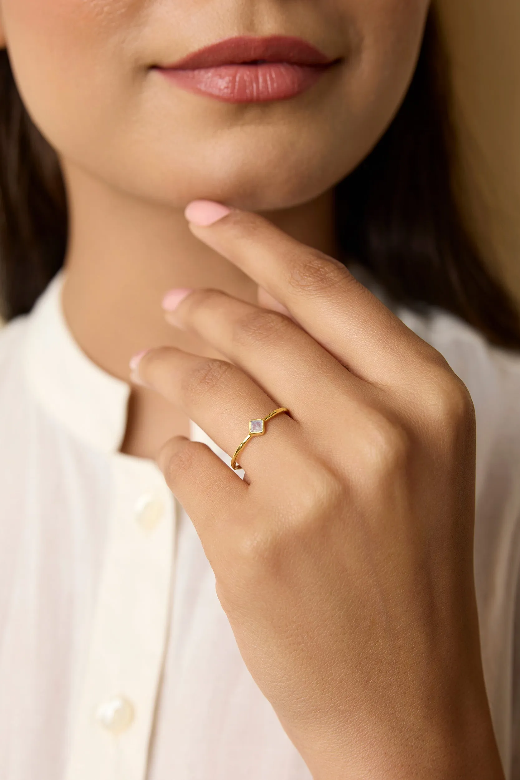 Banyan Dainty 18kt Gold Square Rainbow Moonstone Ring