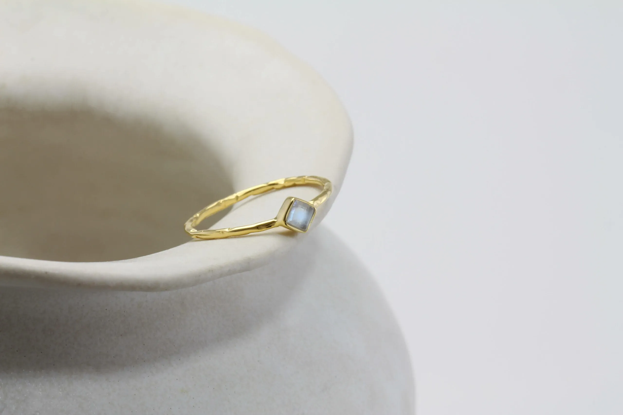 Banyan Dainty 18kt Gold Square Rainbow Moonstone Ring