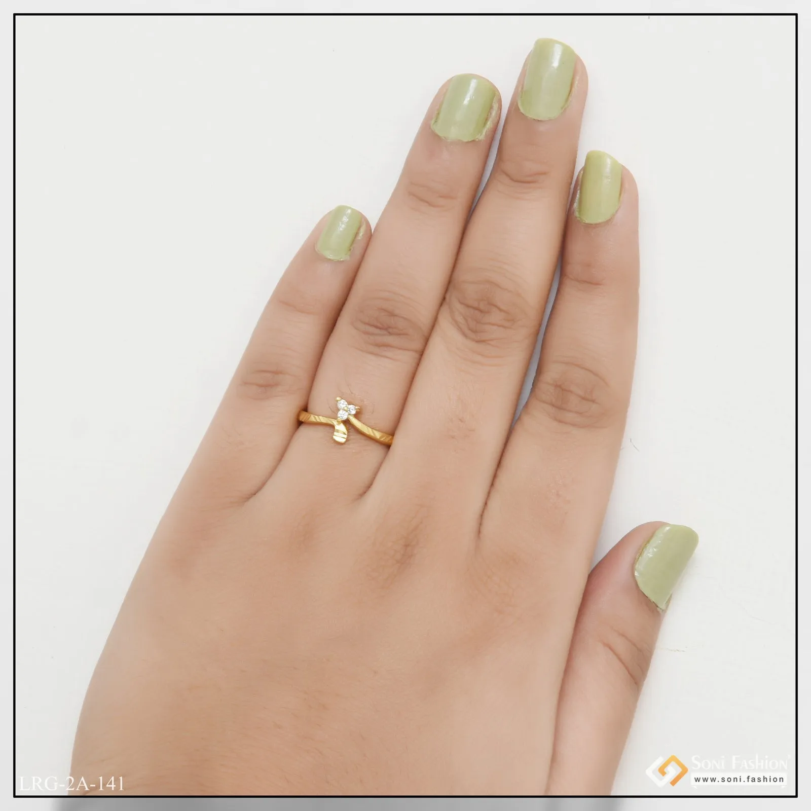 Casual Design with Diamond Classic Design Gold Plated Ring for Ladies - Style LRG-141