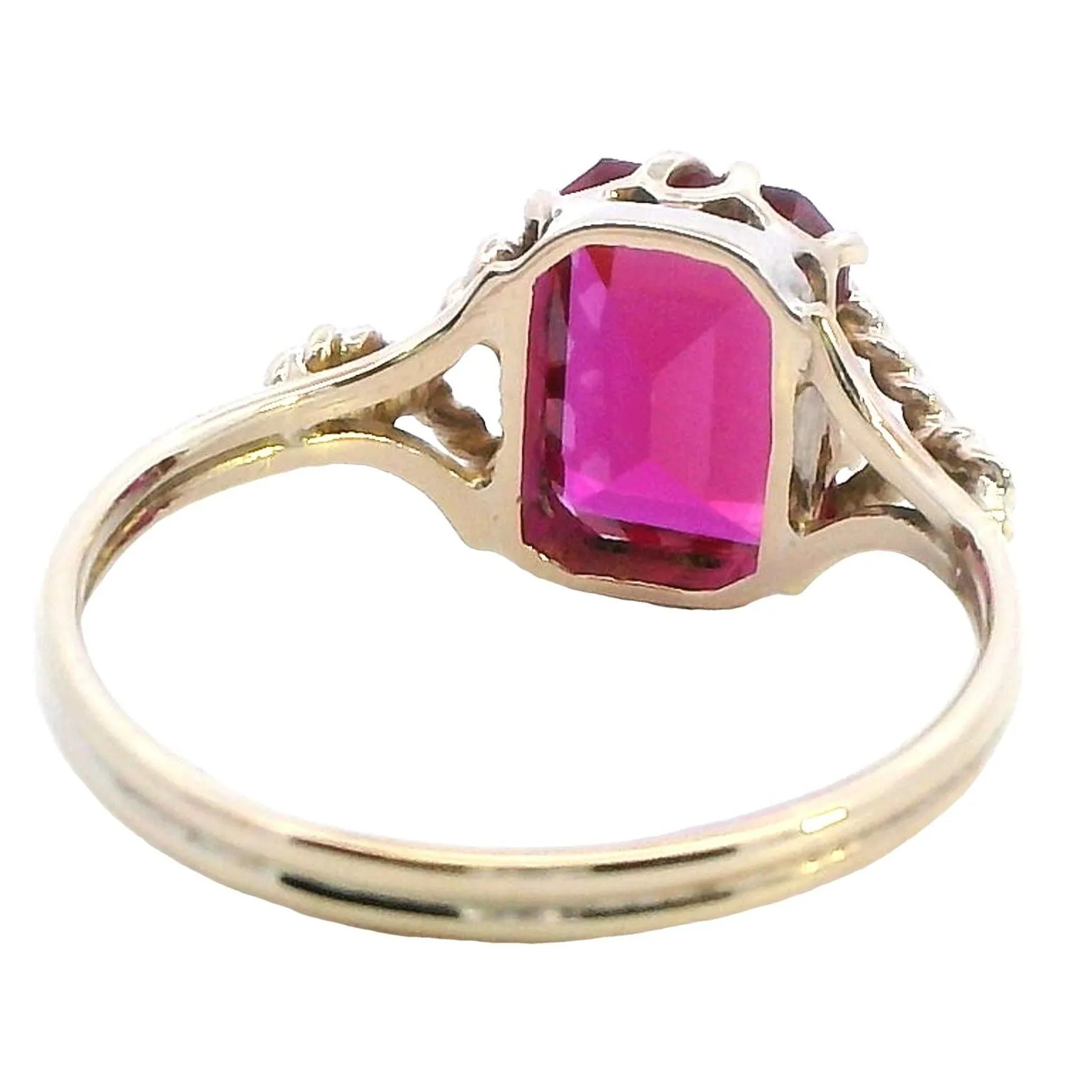 Charming 9ct Yellow Gold Synthetic Ruby Ring