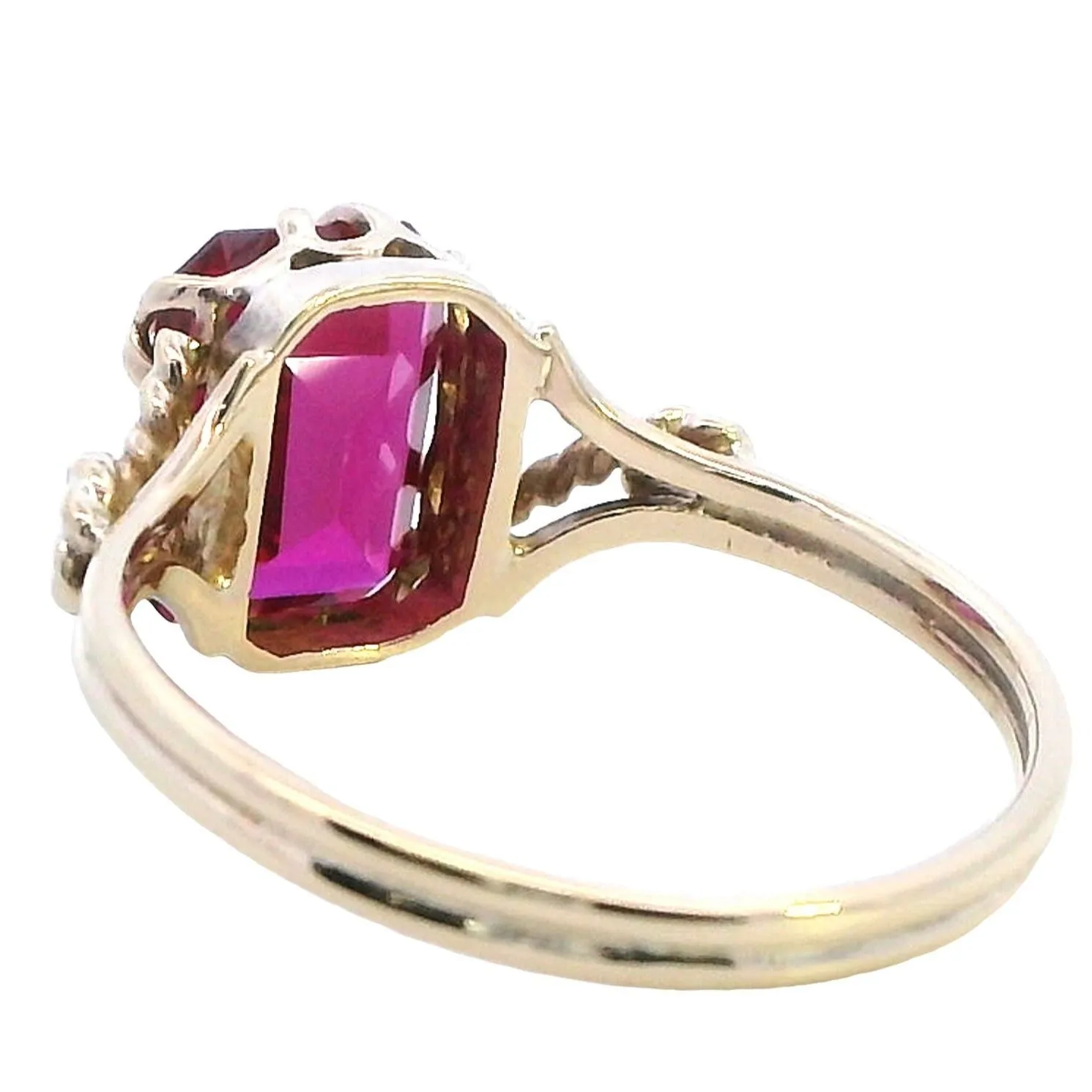 Charming 9ct Yellow Gold Synthetic Ruby Ring