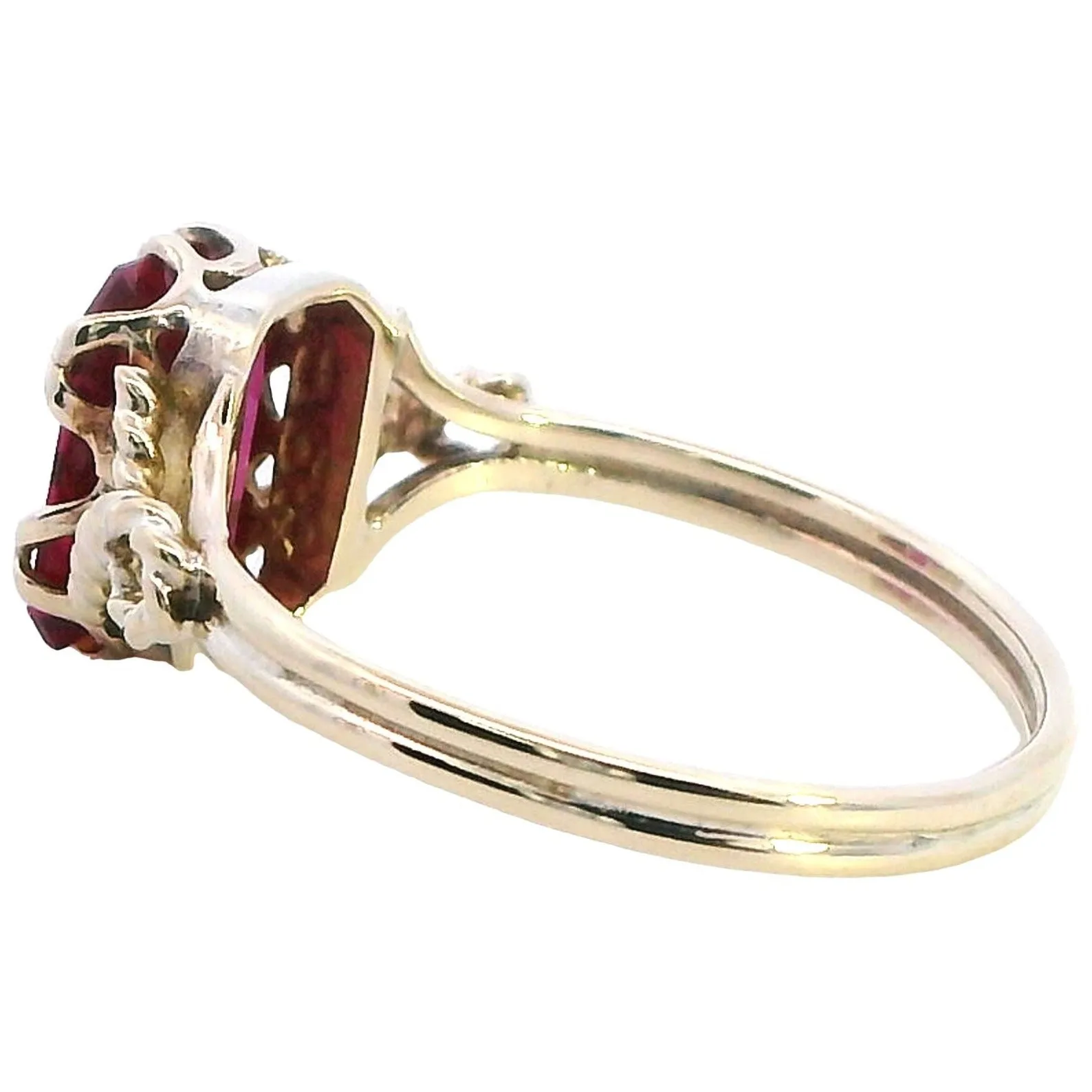 Charming 9ct Yellow Gold Synthetic Ruby Ring