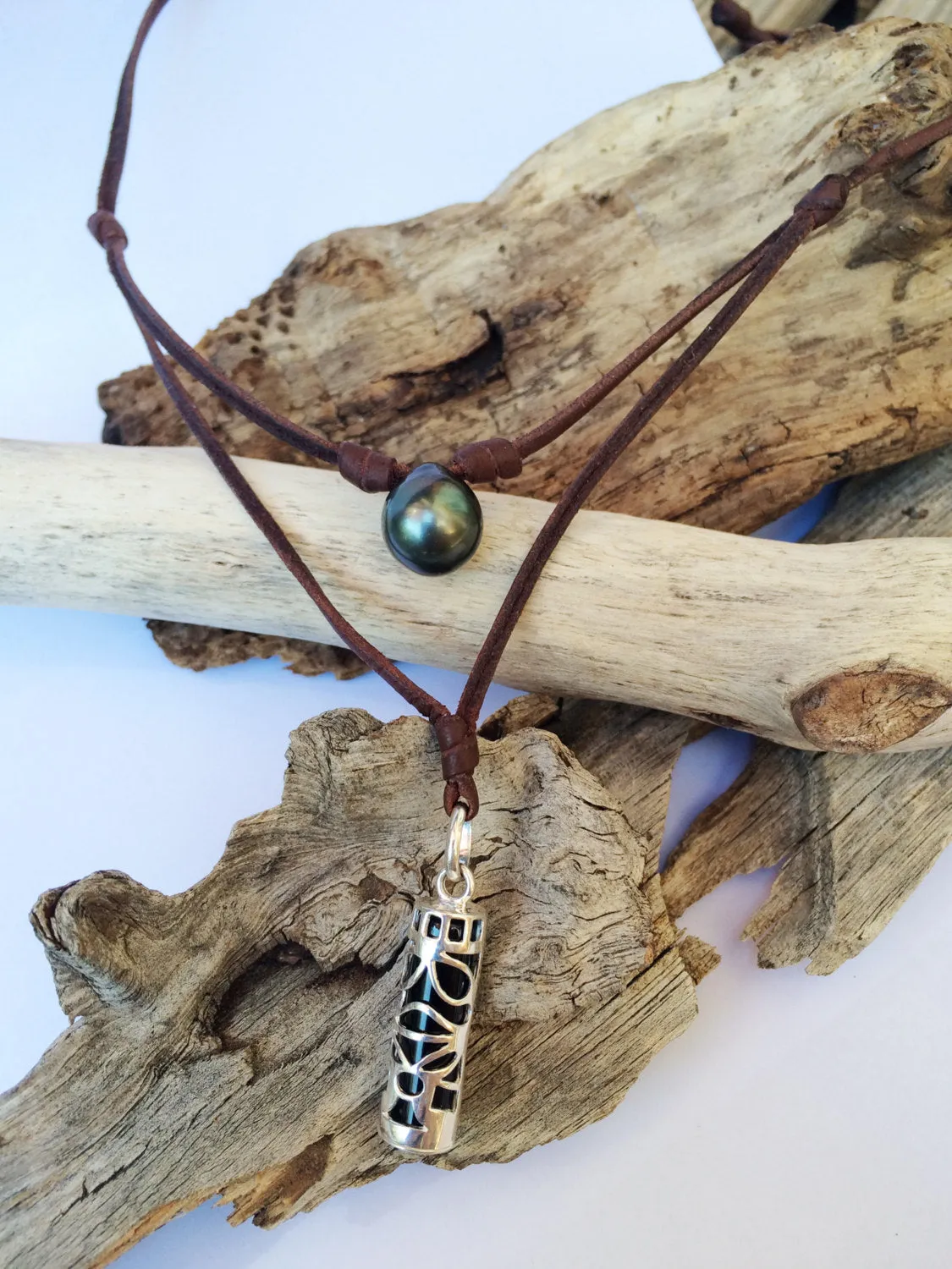 Collier perle de Tahiti et Tiki tahitien sur cuir australien, collier homme