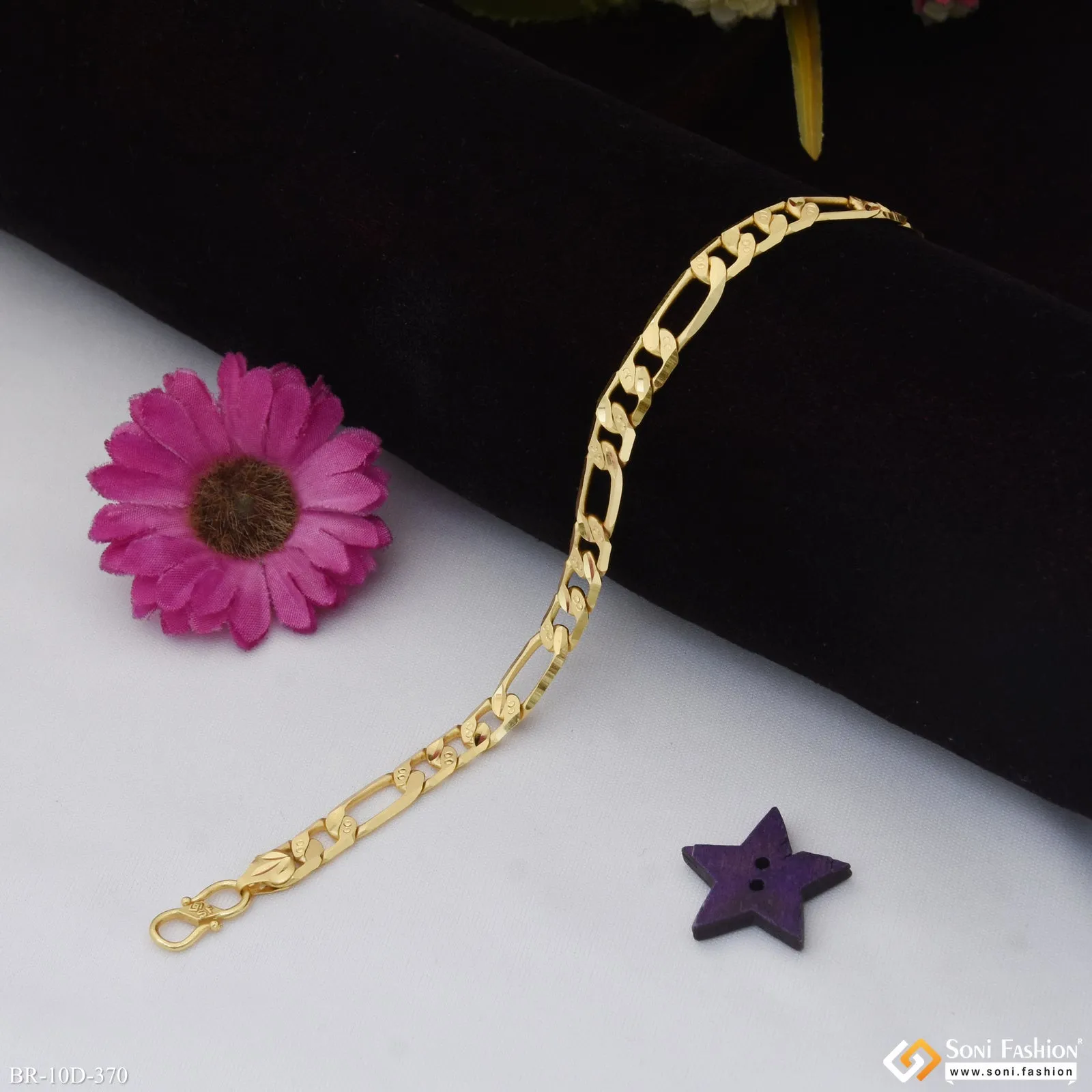Delicate Design Gold Plated Sachin Bracelet for Men - Style D370
