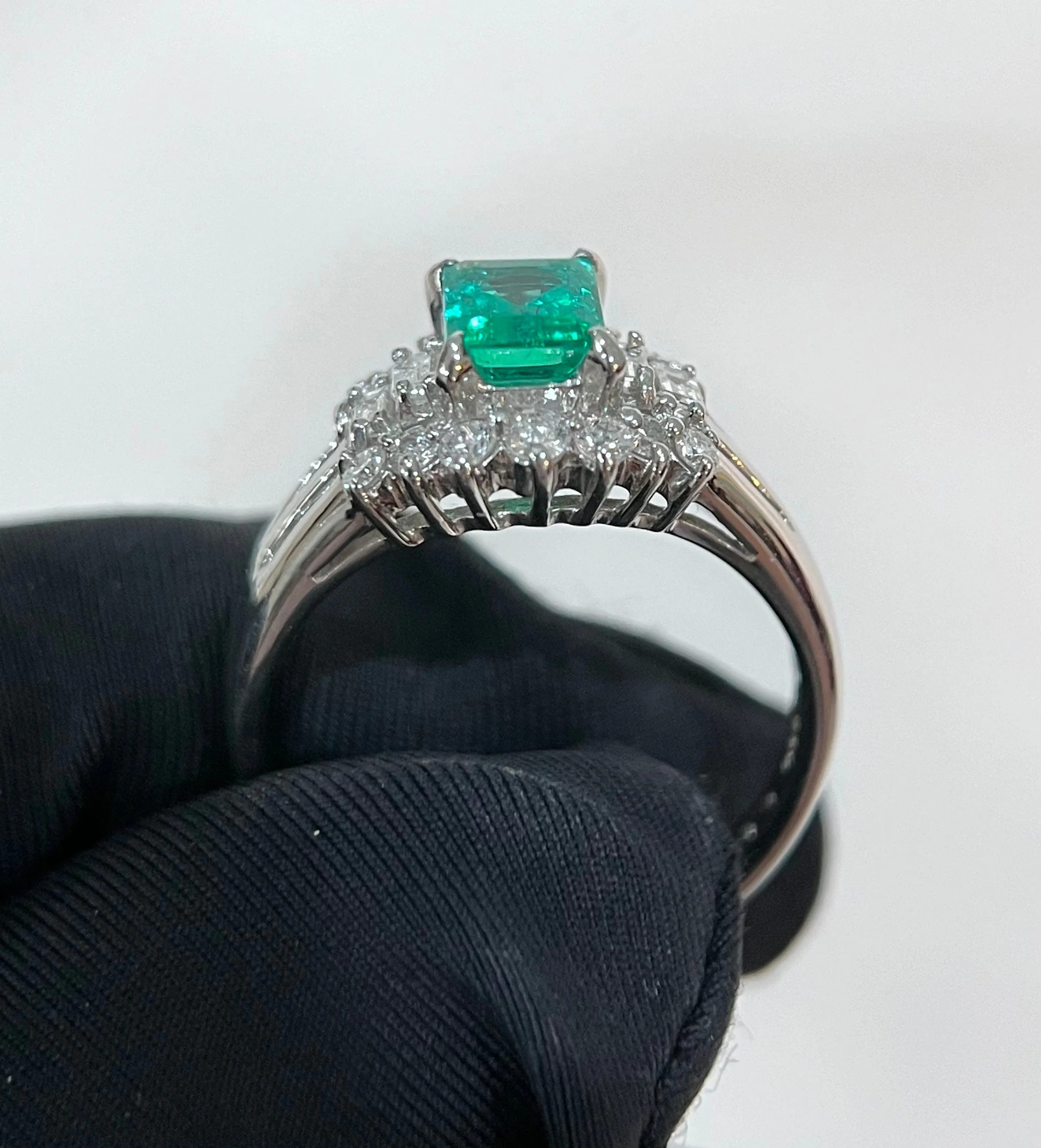Emerald & Diamond Ring