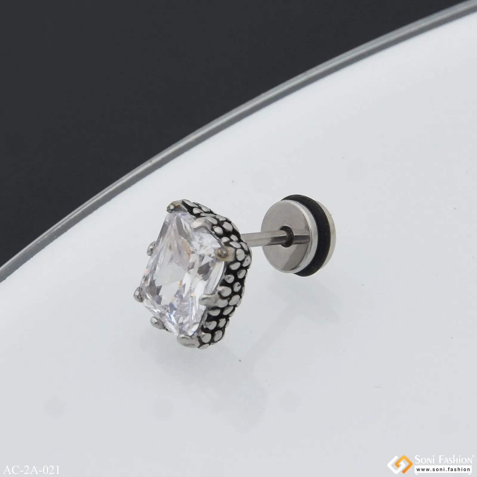 Finely Detailed Design Surgical Steel Stud Earring for Men (1 Pc) - Style A021