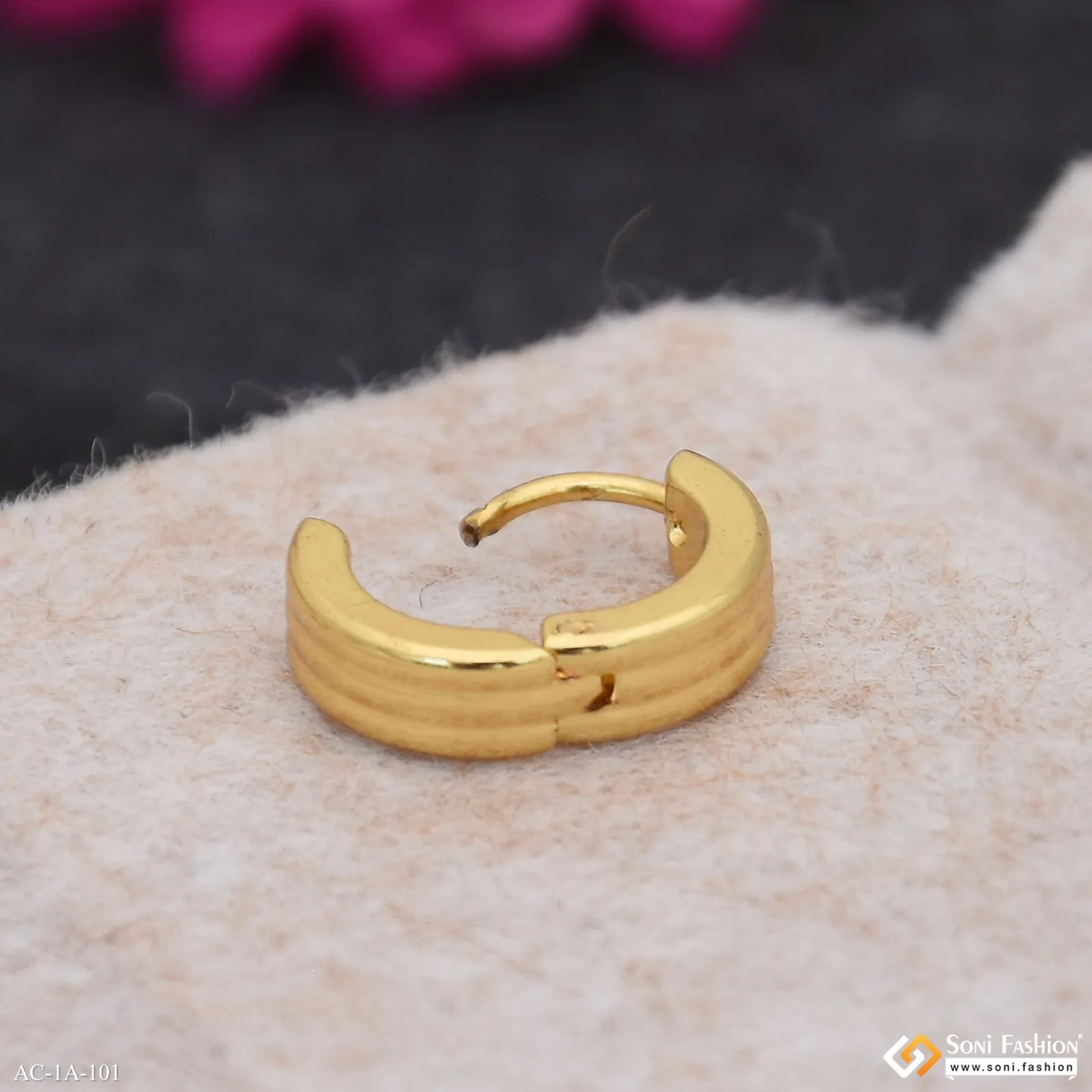 Golden Color Stainless Steel Stud Earring for Men - Style A101