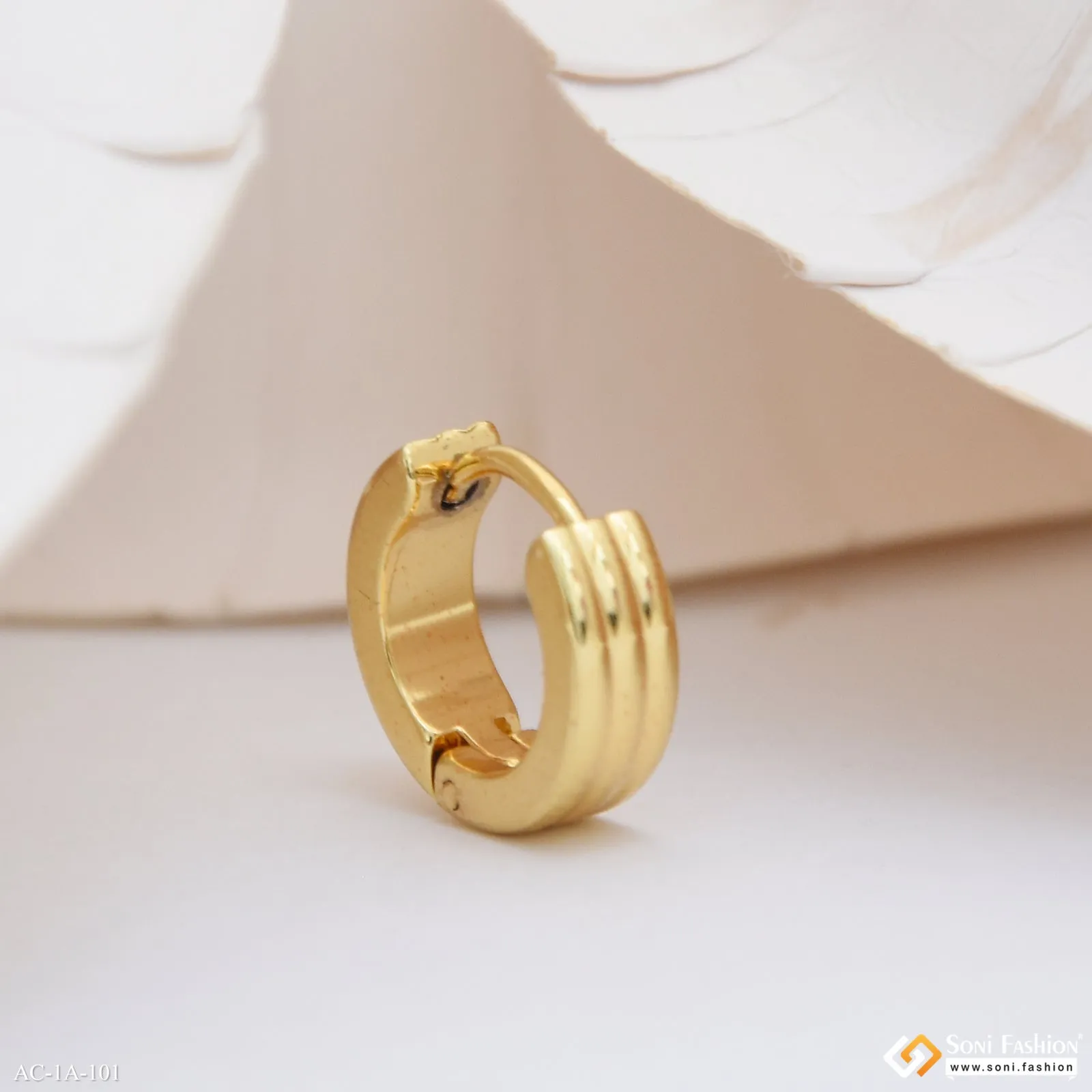Golden Color Stainless Steel Stud Earring for Men - Style A101