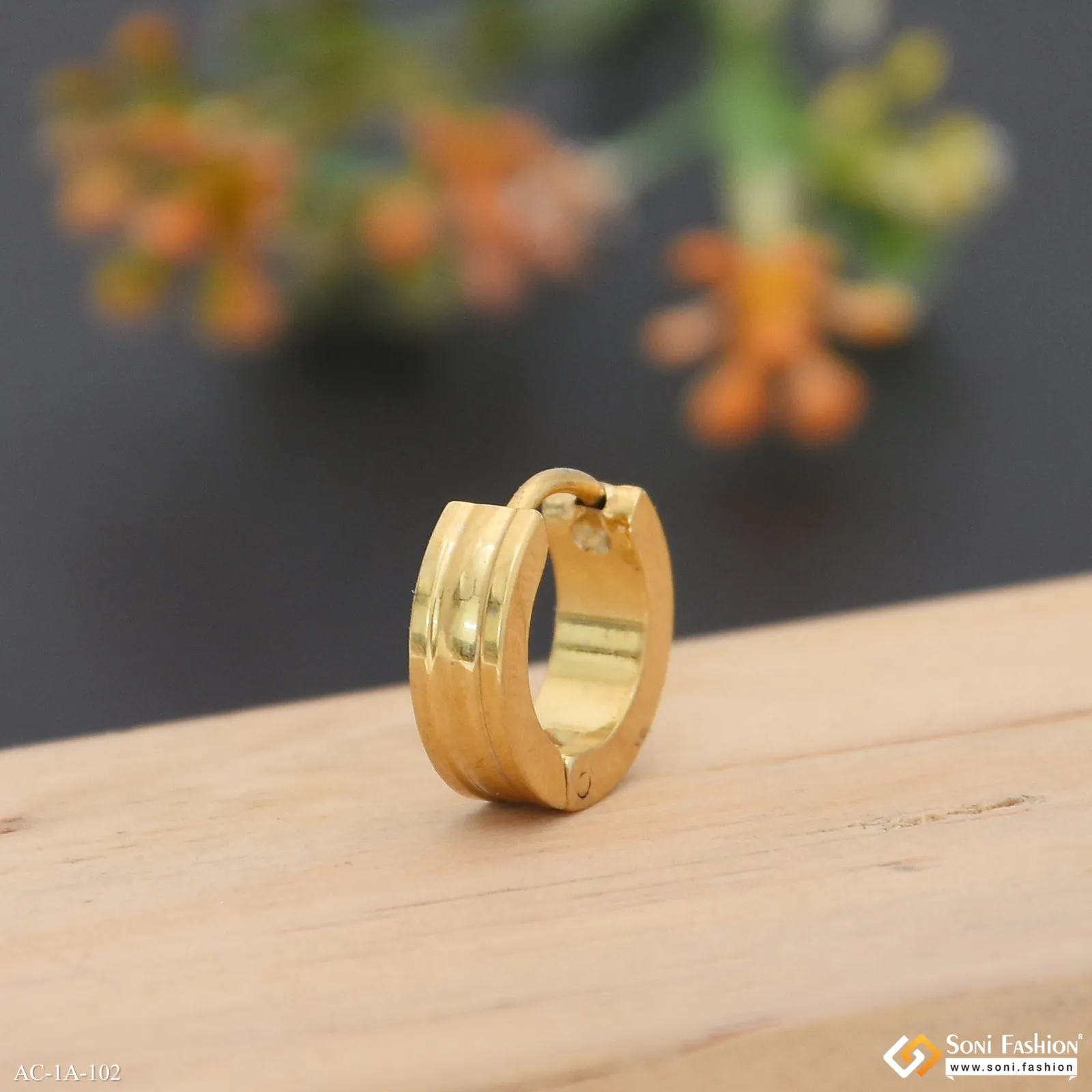 Golden Color Stainless Steel Stud Earring for Men - Style A102