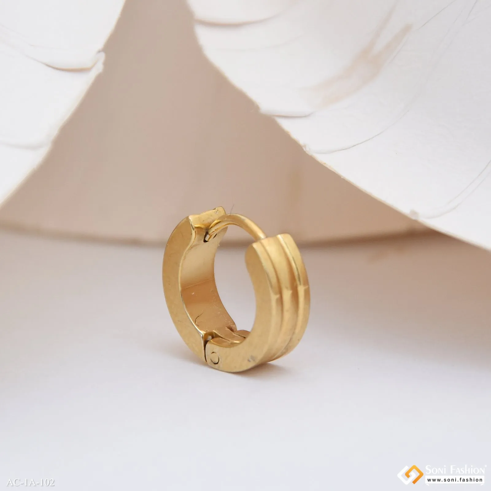 Golden Color Stainless Steel Stud Earring for Men - Style A102