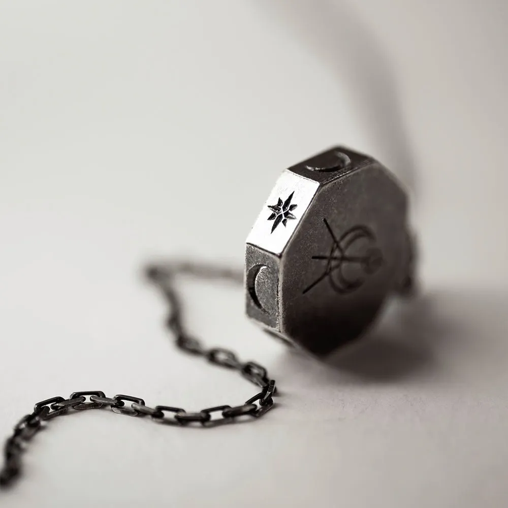 Oracle pendant