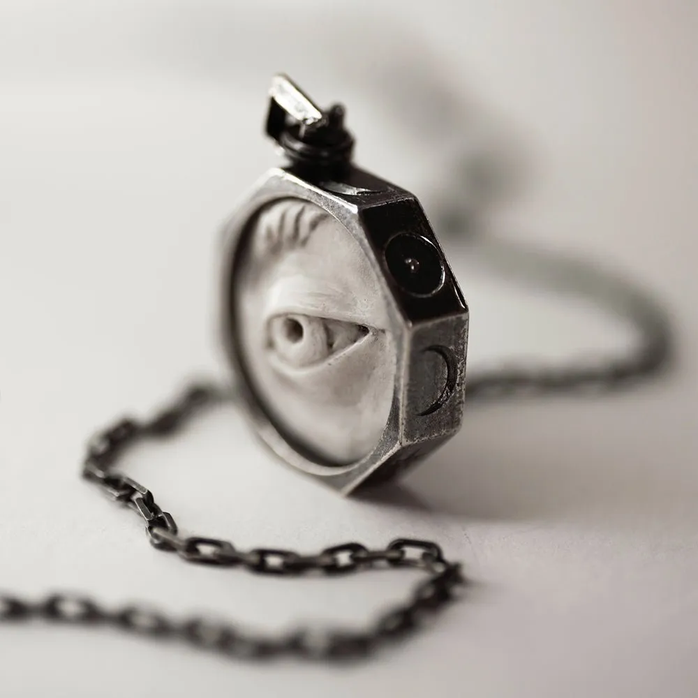 Oracle pendant