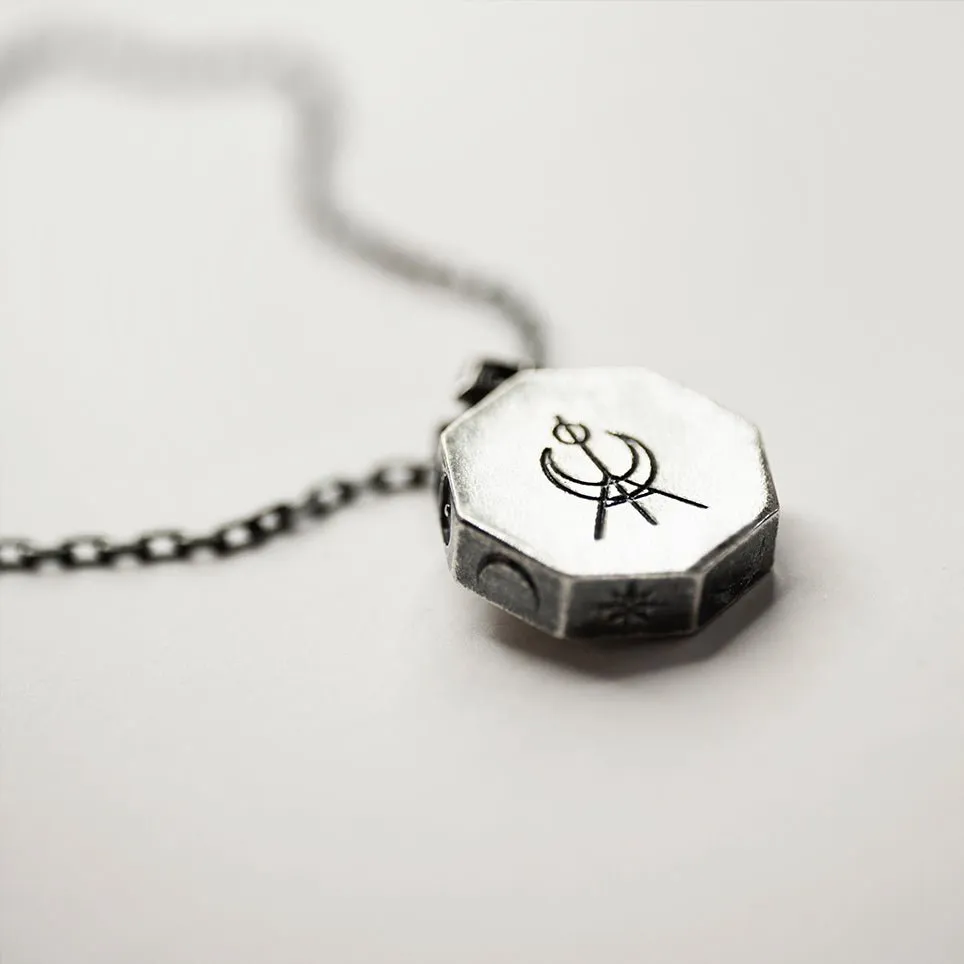 Oracle pendant