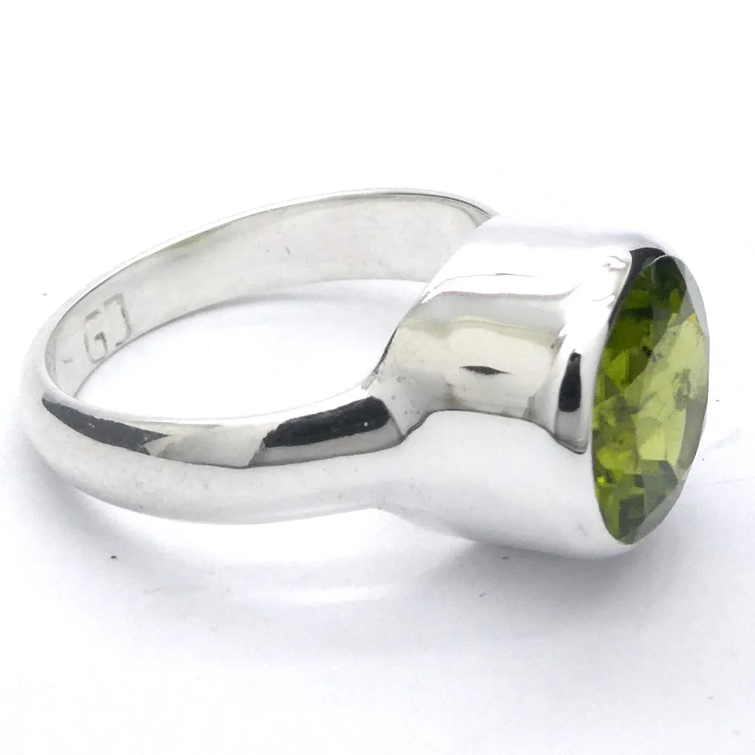 Peridot Ring, Large Faceted Round, Fine Sterling Silver US Size 9.75