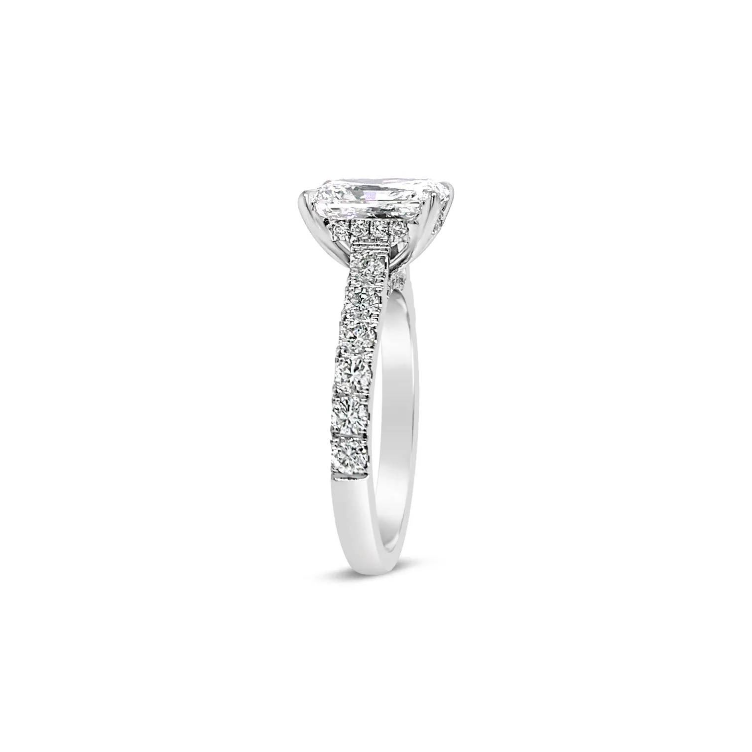 Round Diamond Engagement Ring