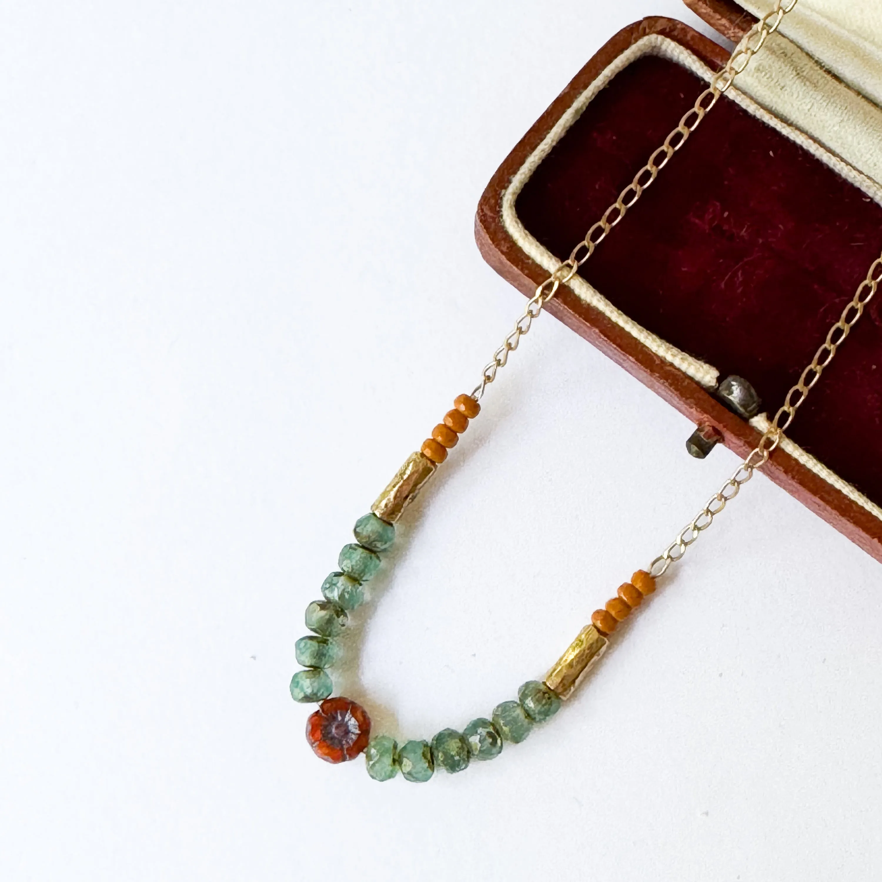 Tiny flower and bead Pendant necklace - WS