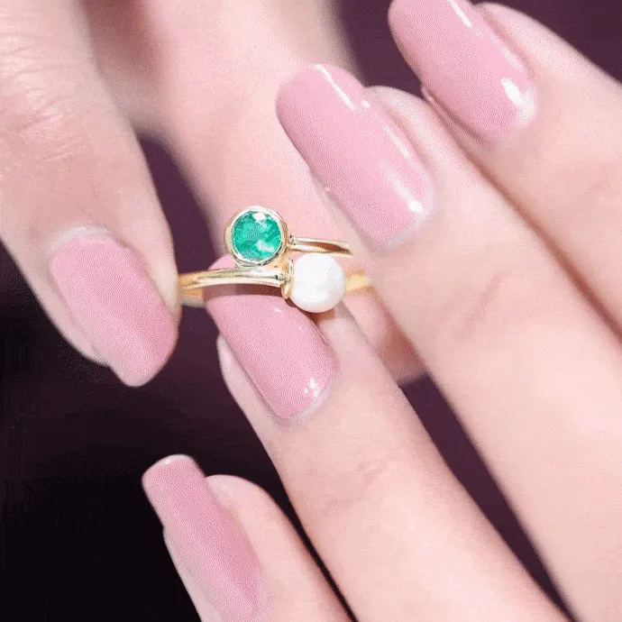 Toi et Moi Emerald and Freshwater Pearl Ring in Gold