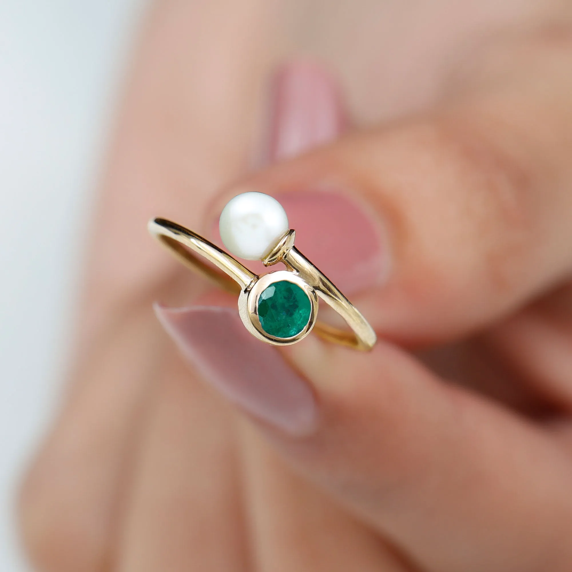 Toi et Moi Emerald and Freshwater Pearl Ring in Gold