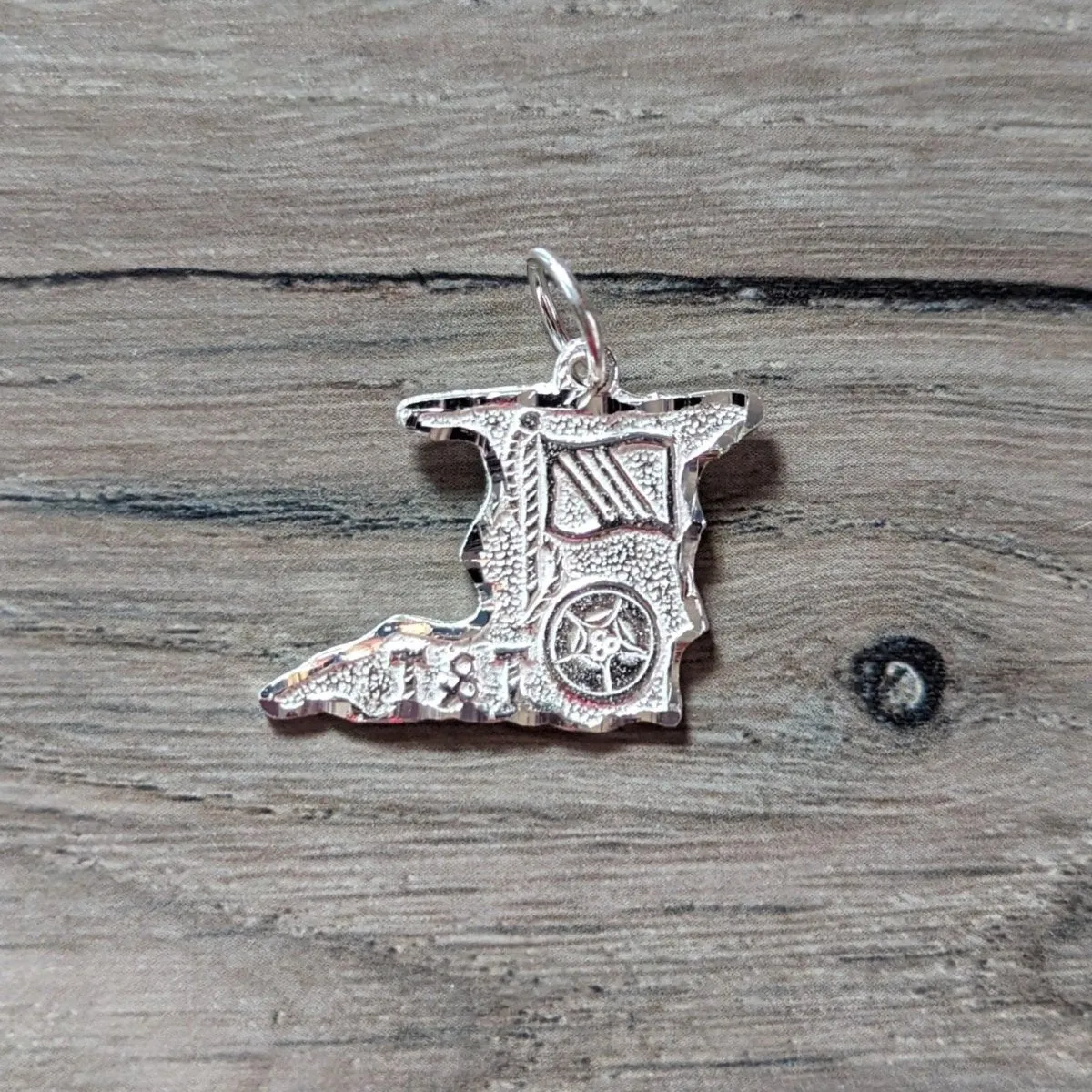 XLarge Trinidad Map Pendant with Chain